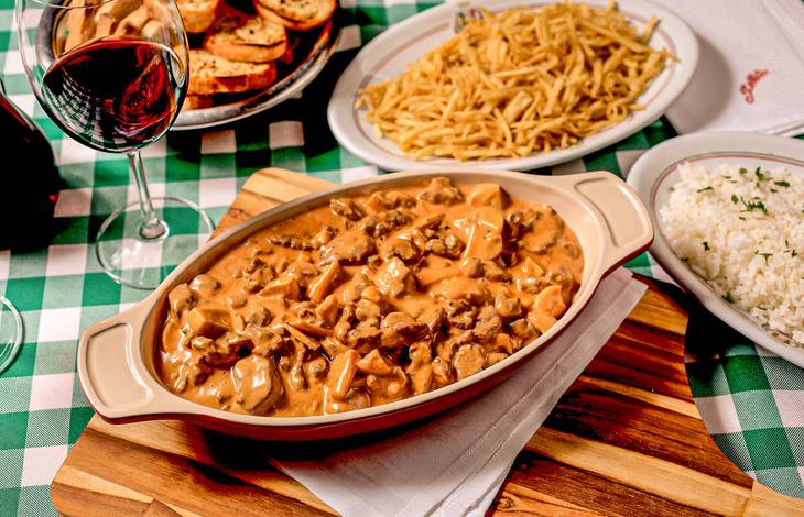 Lellis Trattoria